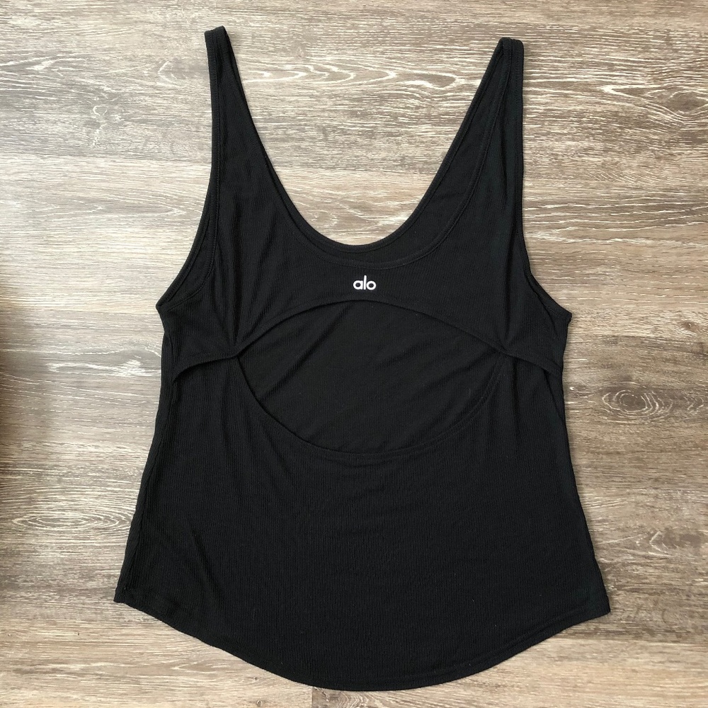 Alo Yoga Sculpt Tank Size Medium in Black